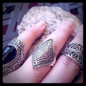 🍍 3 for $10!! 🍍 Set of 3 silver/black boho rings